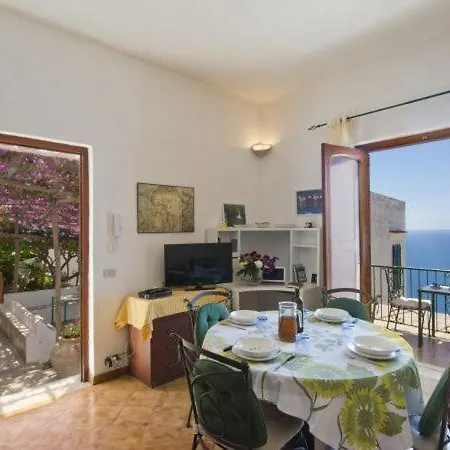 Appartamento Sleeps 3 *